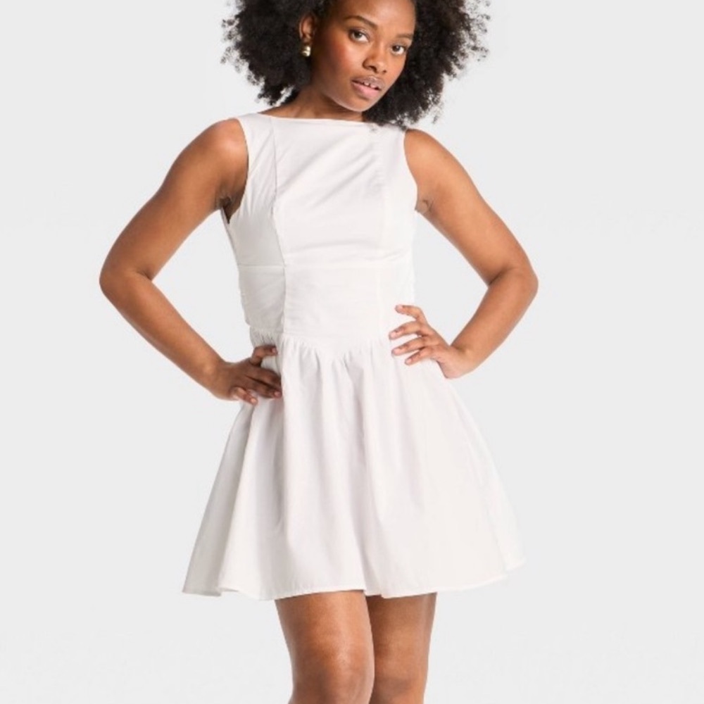 NWT Poplin White Open Back Bow Dress